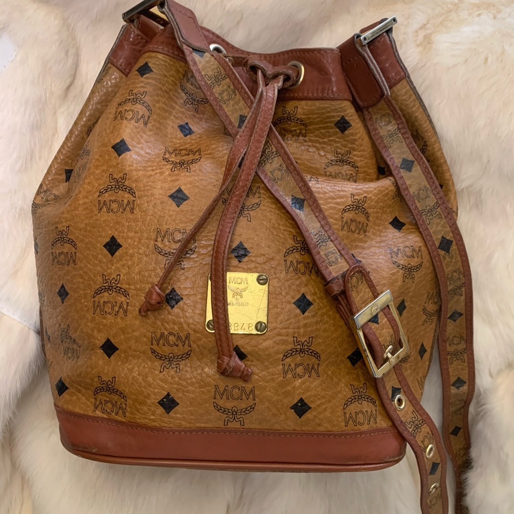 MCM LARGE BUCKET DRAWSTRING HANDBAG/CROSSBODY